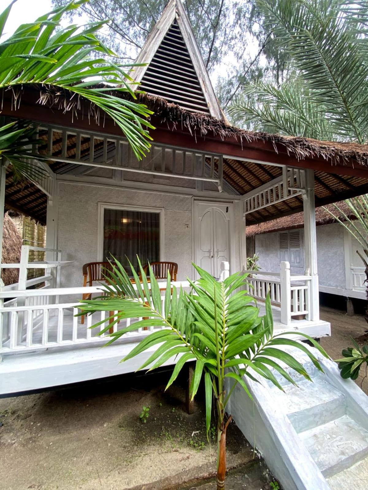 Coral Beach Seaside Gili Trawangan Exterior foto